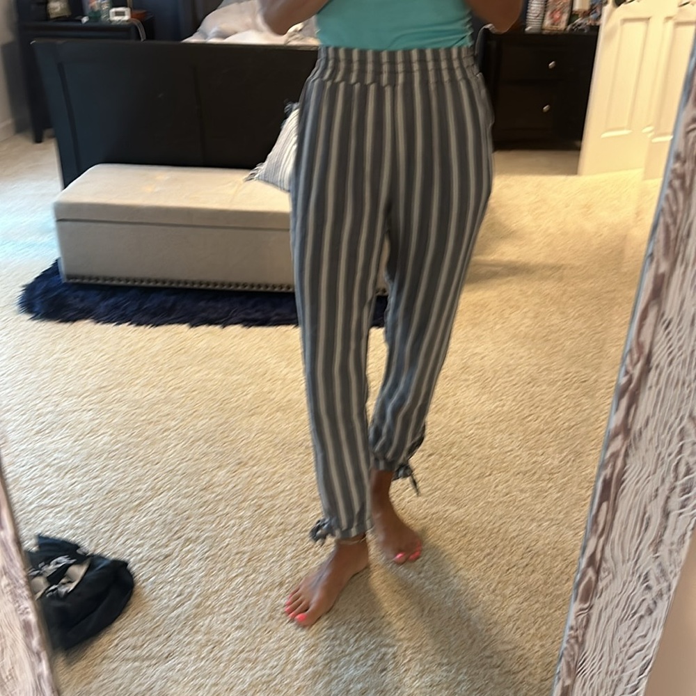 Women’s American Eagle casual knit pants size small
